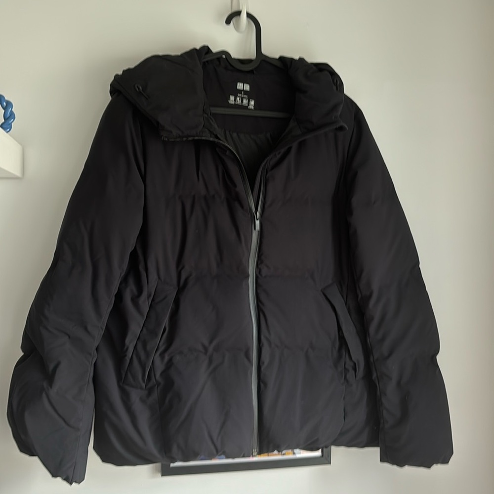 Uniqlo Women’s Black Puffer Coat